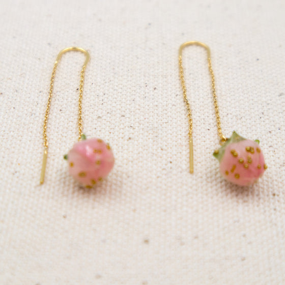Strawberry gold-plated threader earrings