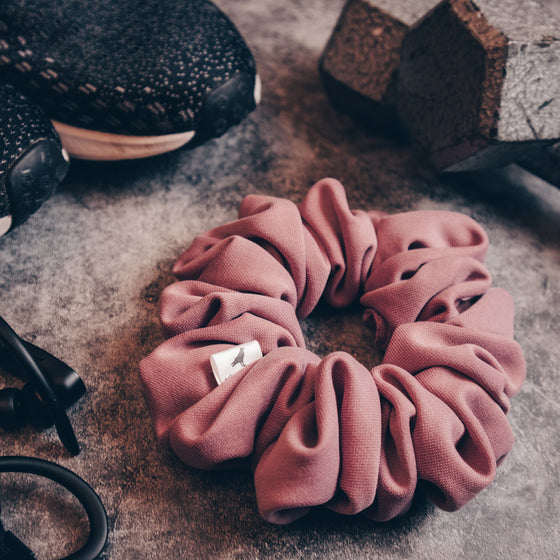 dusty rose pink active scrunchie close 