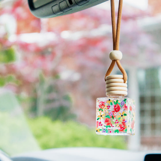 handpainted flowers car diffuser in use