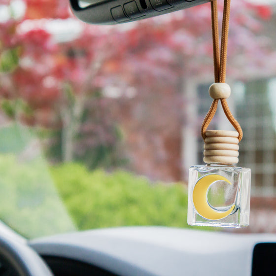 moon car diffuser in use